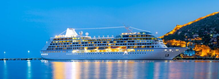 Atour Life-style Holdings (NasdaqGS:ATAT) Broadcasts $400M Share Buyback And New Income Steering