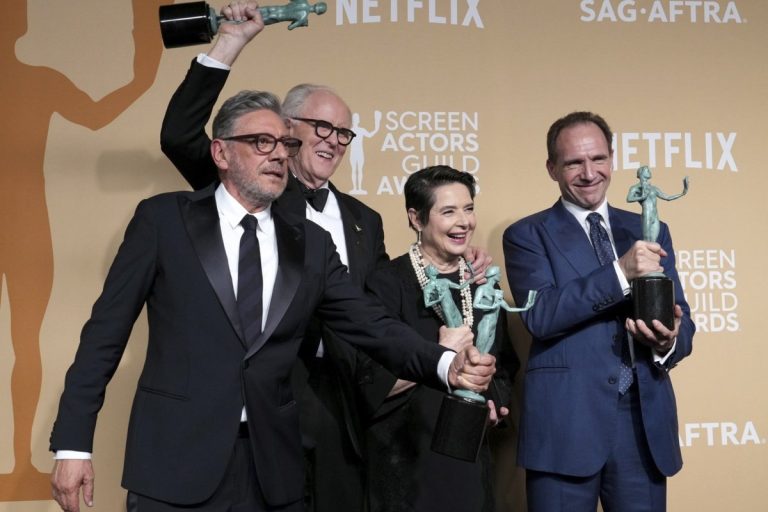 PHOTO COLLECTION: 31st Annual SAG Awards – Press Room – St. Albert Gazette
