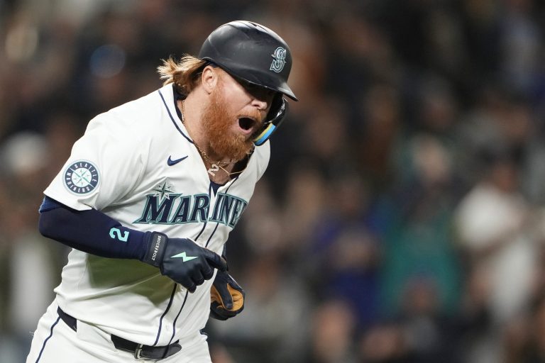 Justin Turner agrees with $ 6 million, one yr settlement with Chicago Cubs, says the AP – Taylorville Each day Information supply