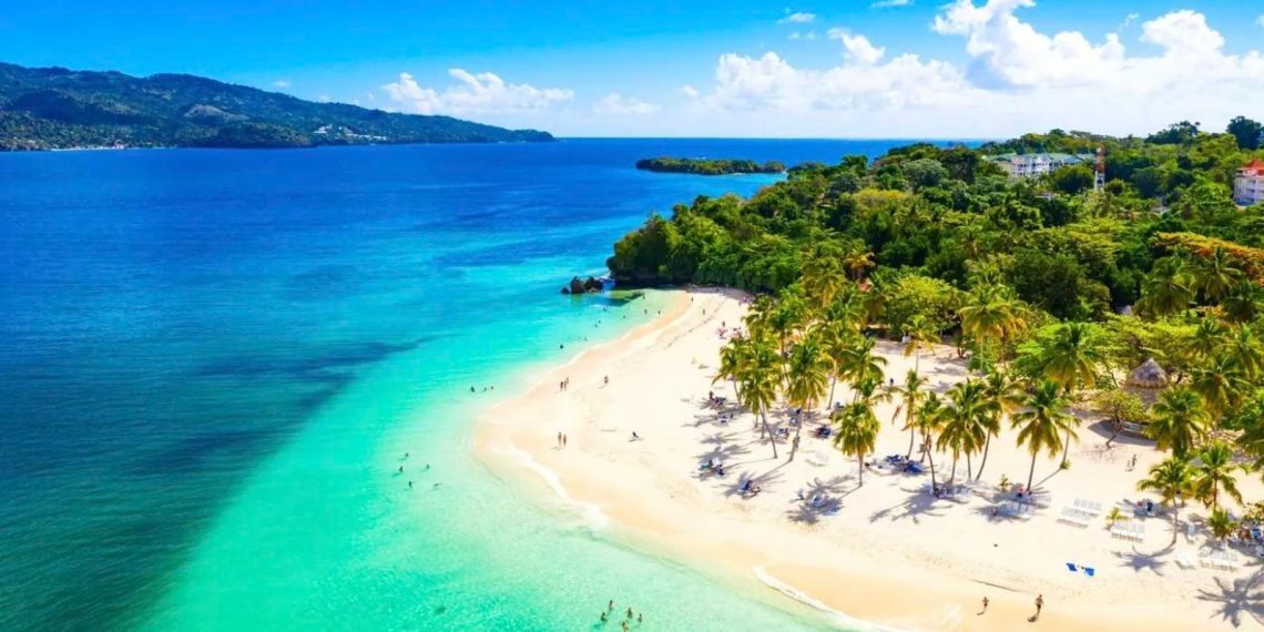 Lavish Tuscan Villas, 4 Seasons’ New Yacht And Extra Journey Information