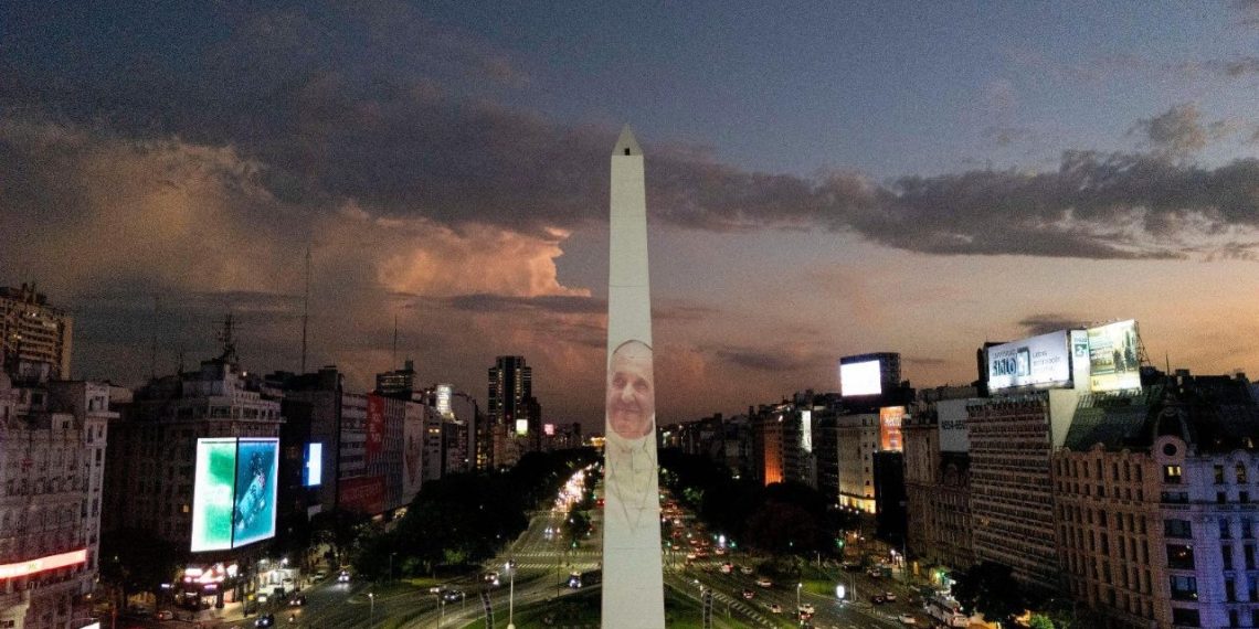 Outpouring of fine needs and prayers for Pope Francis