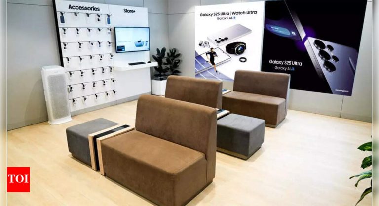Samsung invigorates service facilities with lounge model areas and sooner help