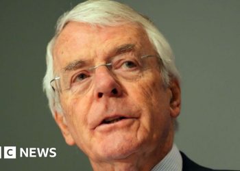 Trump’s isolation threatens world democracy, former Prime Minister John Main warns