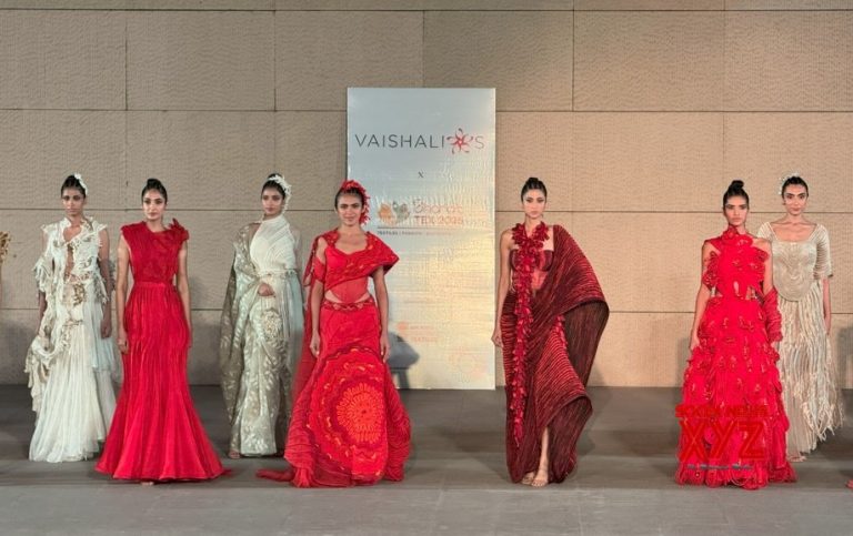 Handloom style present at Bharat Tex 2025 attracts patrons from Europe, Australia