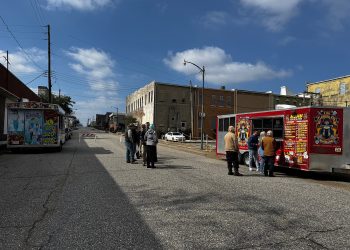 Locals come out for Meals Truck Sunday