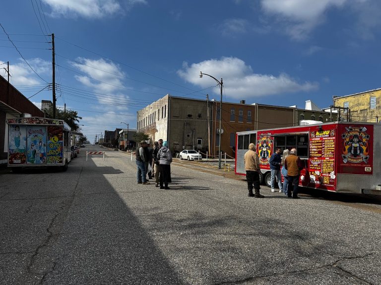Locals come out for Meals Truck Sunday