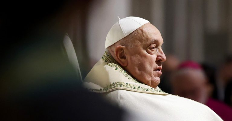 Pope Francis in essential situation with pneumonia and kidney points, Vatican says