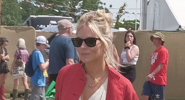 Sienna Miller’s Sorel boots are good for spring wet days