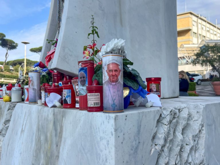 Pope spent one other good night time and waits for conclusions about his response to therapy