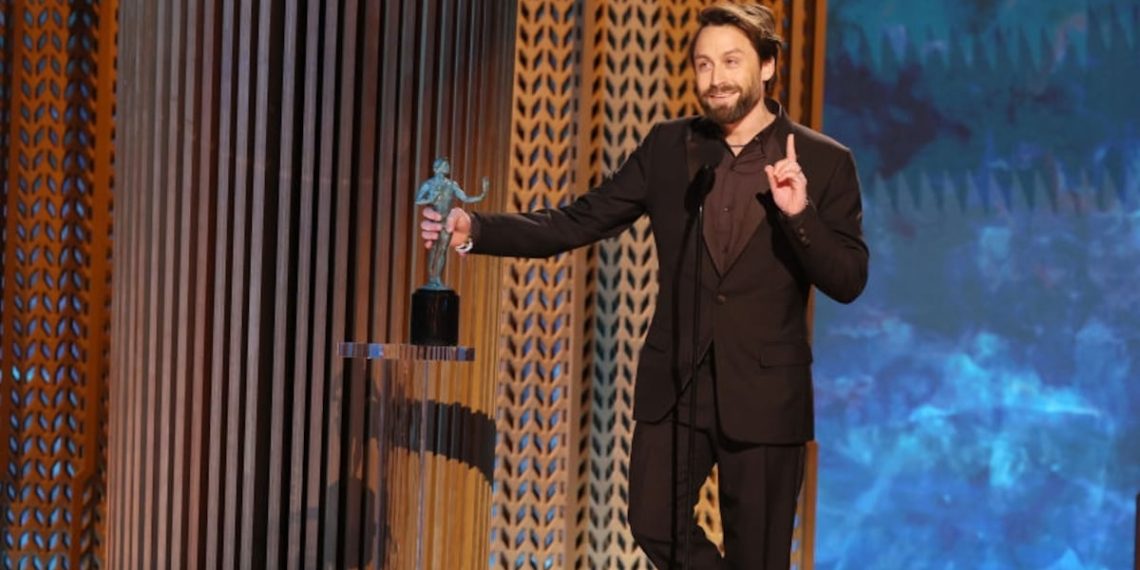 Kash Patel Tells FBI Workers To Ignore Elon Musk’s Justify-Your-Job Edict – The Each day Beast