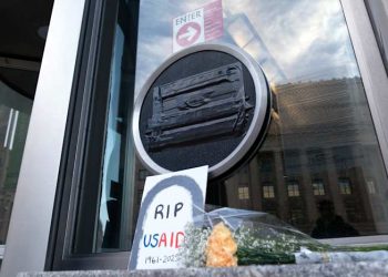 The Trump administration makes a command to briefly freeze for international assist, says Richter, says Richter