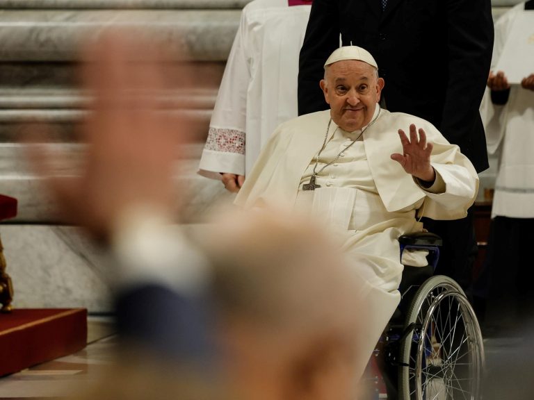 Low preliminary kidney failure, the brand new medical half in regards to the well being of Pope Francis
