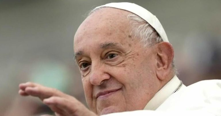 South Florida’s Catholic neighborhood reacts to Pope Francis’ well being emergencies