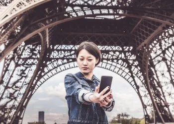 Paris’ Eiffel Tower Debuts a Free Suspension Bridge Expertise