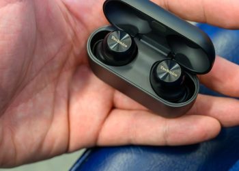 Assessment Technics Az100 Earbuds: Audiophile and Multitaskers unite