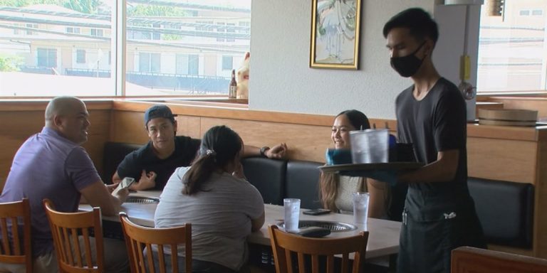 Hawaii restauranteurs collect for HRA Meals Service Expo