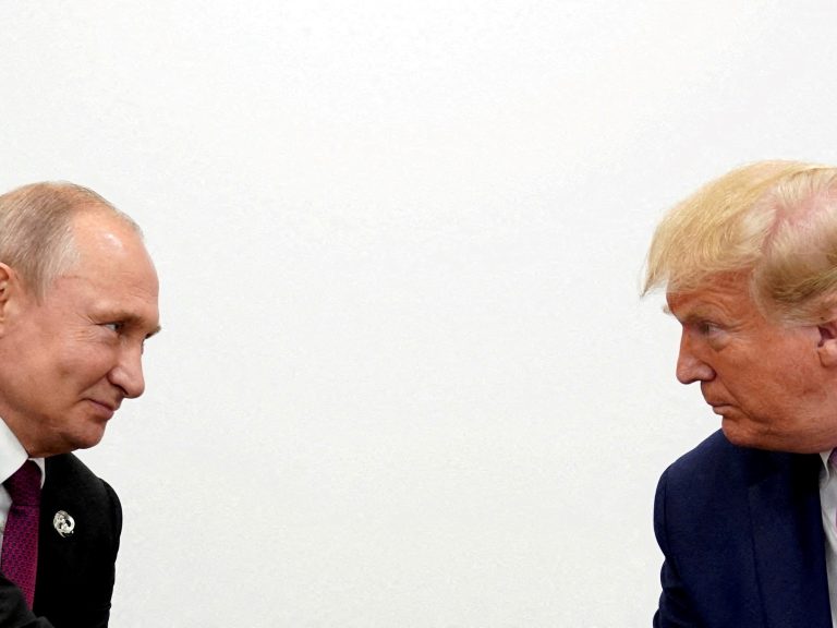 Donald Trump calls Zelenski “dictator” and warns him that if he doesn’t act “rapidly” his place will disappear