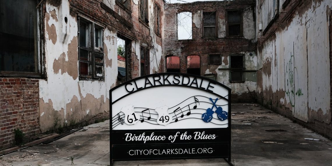 The choose orders the Mississippi newspaper to delete the editorial staff, criticize the civil servants