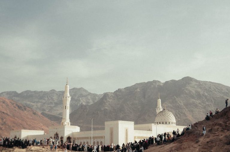 How Saudi Arabia, UAE, Qatar, Bahrain, Oman, Kuwait, Egypt, Morocco, Brunei, Indonesia, Thailand, Vietnam, Cambodia Enhance International Journey Trade with Halal Tourism