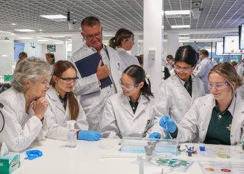 The brand new high-tech laboratories encourage a number of women and girls in stems