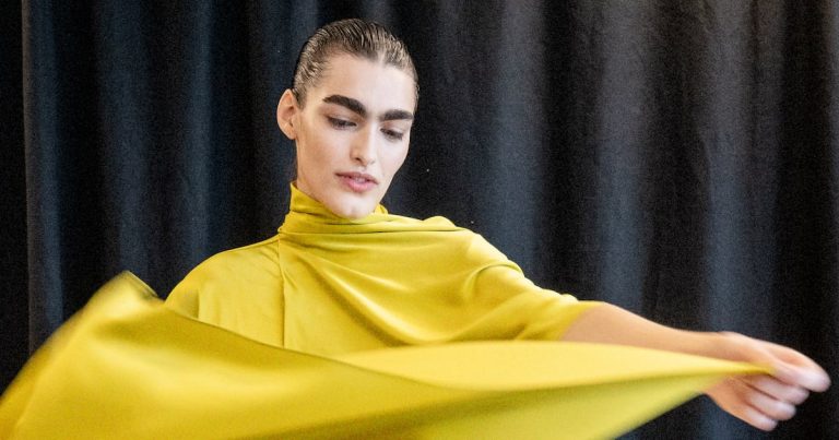 Roksanda brings sculptural silhouettes to London Vogue Week – The Irish Information
