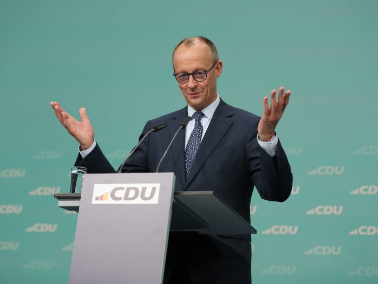 The pinnacle of the Middle proper and winner on Sunday, Friedrich Merz, tries to kind a authorities with the Social Democrats