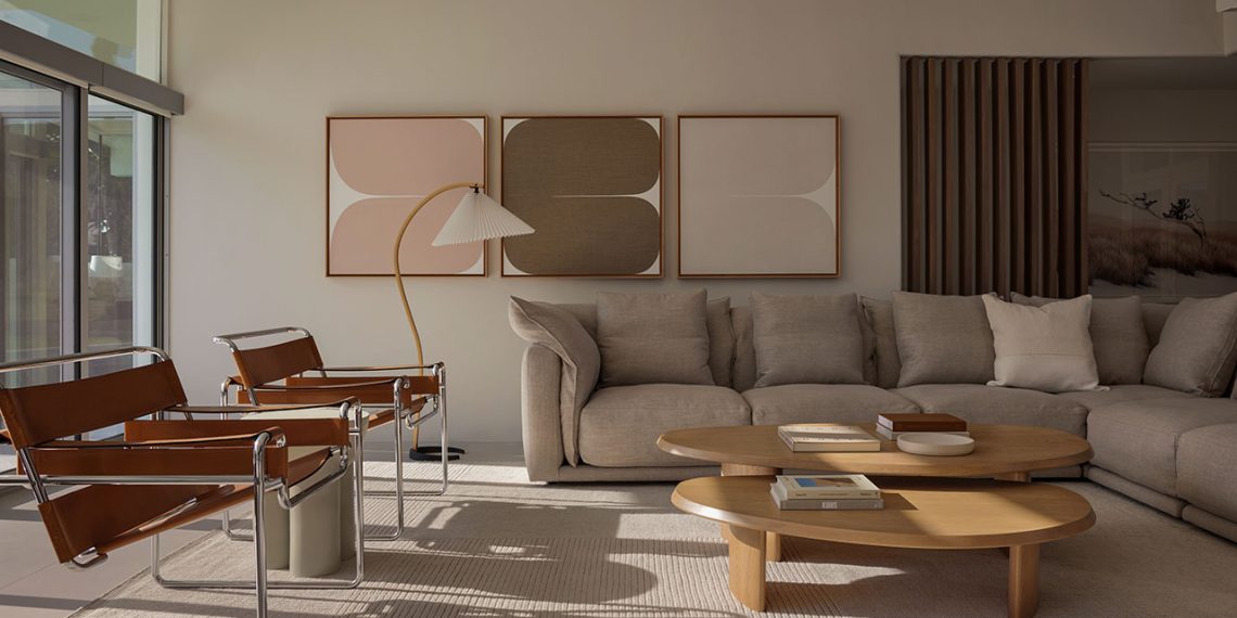 Desert shades tempered trendy oasis from the center of the century to Palm Springs