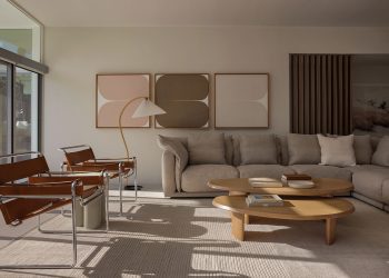 Desert shades tempered trendy oasis from the center of the century to Palm Springs