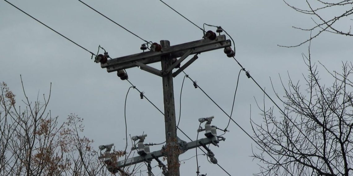 Excessive wind warning results in journey hassle at Philadelphia airport; energy outages doable