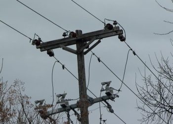 Excessive wind warning results in journey hassle at Philadelphia airport; energy outages doable