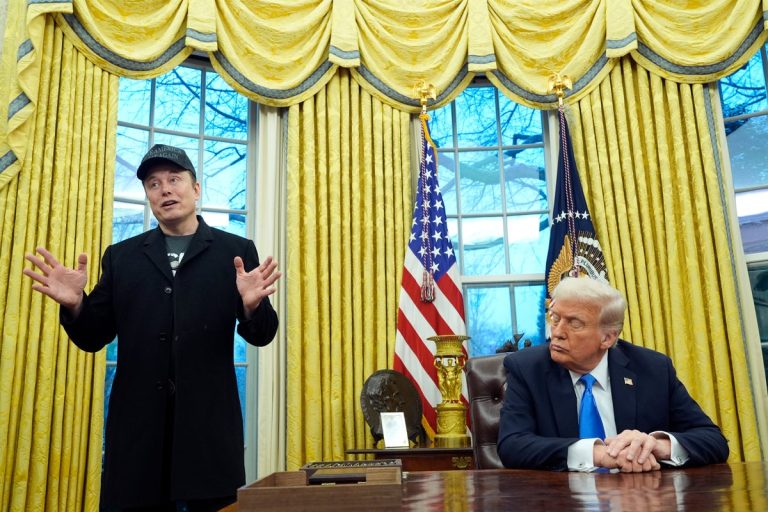 Trump calls for the return of Reuters’ left radical with $ 9 million in authorities contract. He’s the one who paid within the first place