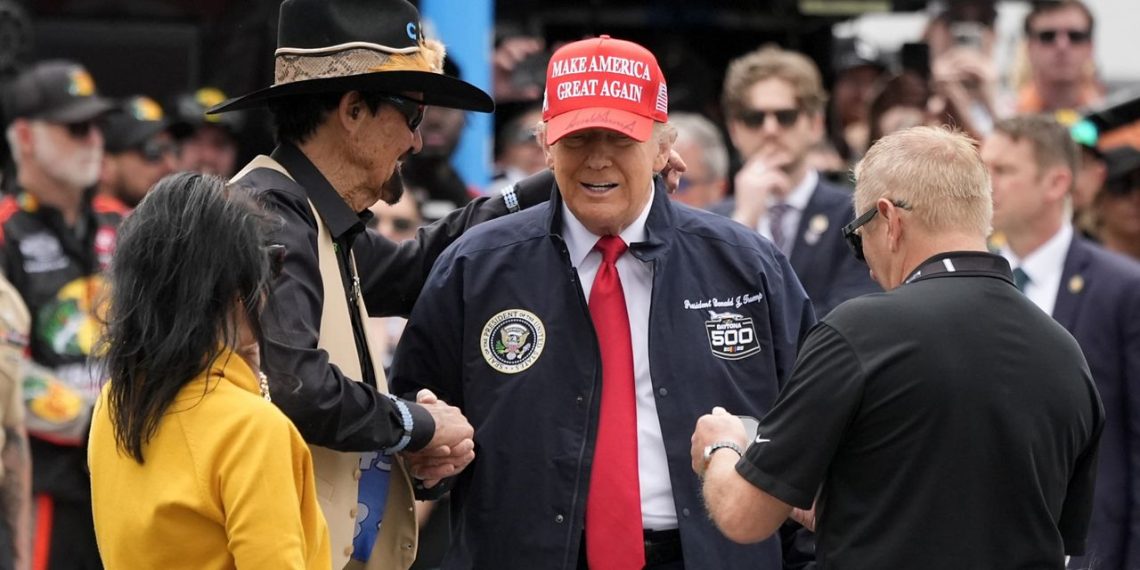 Trump visits Nascars Daytona 500