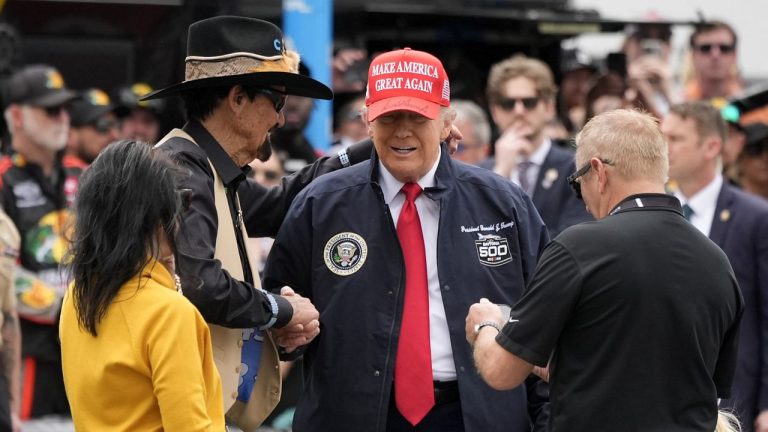 Trump visits Nascars Daytona 500