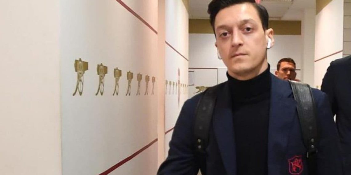 The winner of the German World Cup Mesut Ozil makes an issue in politics with the PAK of Turkey