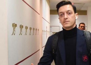 The winner of the German World Cup Mesut Ozil makes an issue in politics with the PAK of Turkey