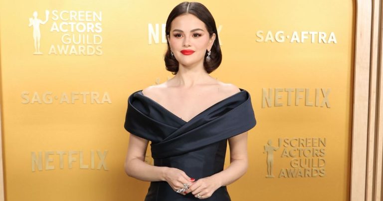 Selena Gomez Is a Mix of Grace & Magnificence in SAG Awards 2025 Images