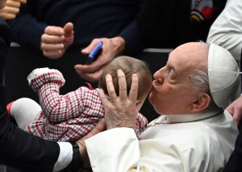 “I proceed with confidence in my hospital,” the message written by Pope Francis for his well being