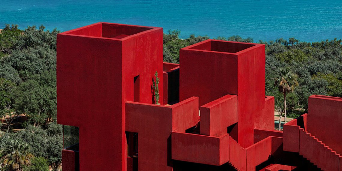 Bofill Highter of Arquitectura, resort, in a fortress comparable, down the Albanian Coast Mountains