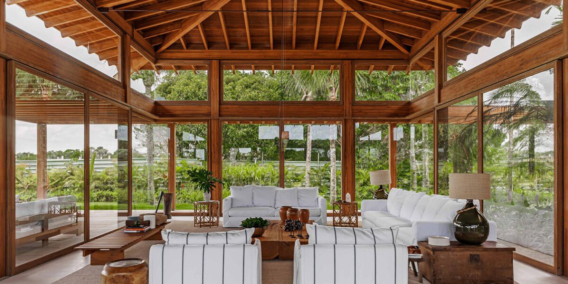 Brazilian “GS Home”, constructed with wood interiors