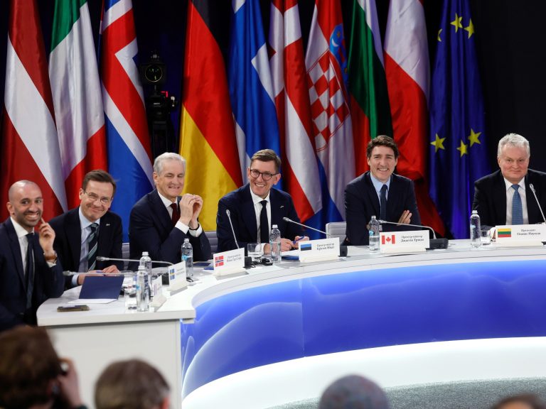Europe celebrates the “heroism” of the Ukrainians and demand that Kyive take part in peace negotiations
