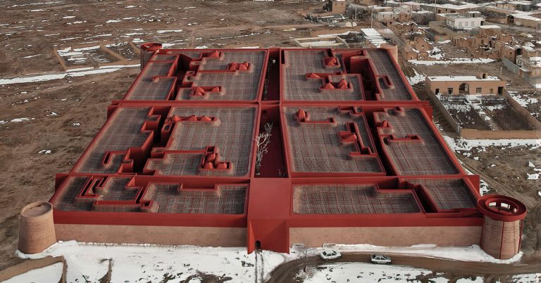Kalbod reimagates the historic fortress of Ernan in Iran as Lodge Boutique