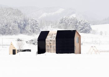Florian Busch Architects “modular” home w ‘generates extra vitality than consumes
