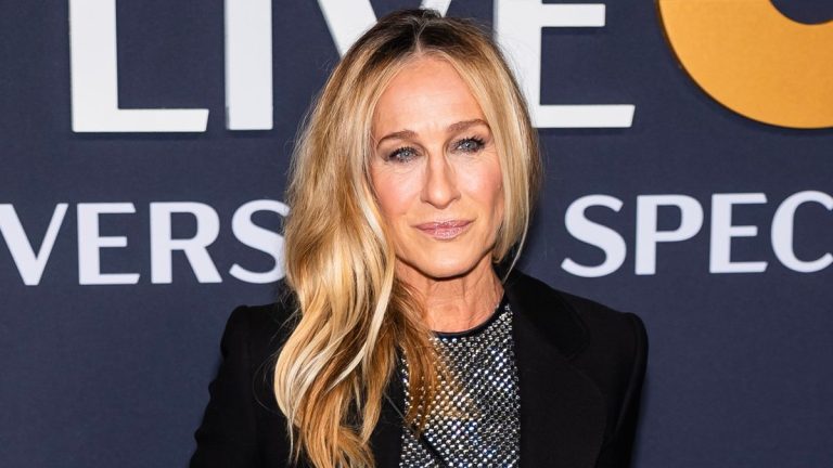 Sarah Jessica Parker simply went all out with sparkles