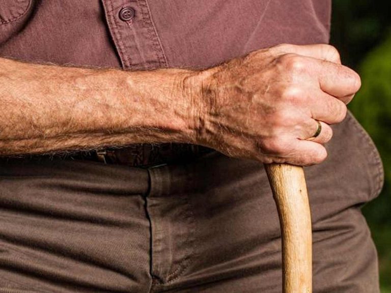 Simply 5 minutes of train each day can beat back dementia danger in aged: Examine