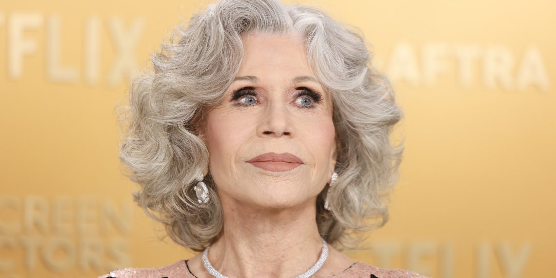 Jane Fonda, 87, Handles Onstage Audio Mishap at 2025 SAG Awards With Humor