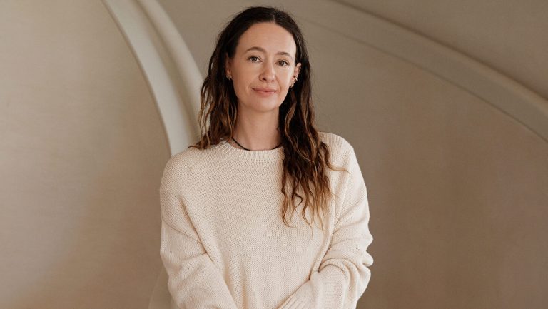 Style’s New Favourite Banker & Jenni Kayne Exit Chatter – Puck