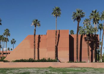 By means of gentle and type, Paul Clemence’s photos reveal the modernist inheritance of Palm Springs