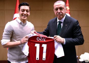 Mesut Ozil, winner of the World Cup, enters Turkish politics with the ruling occasion