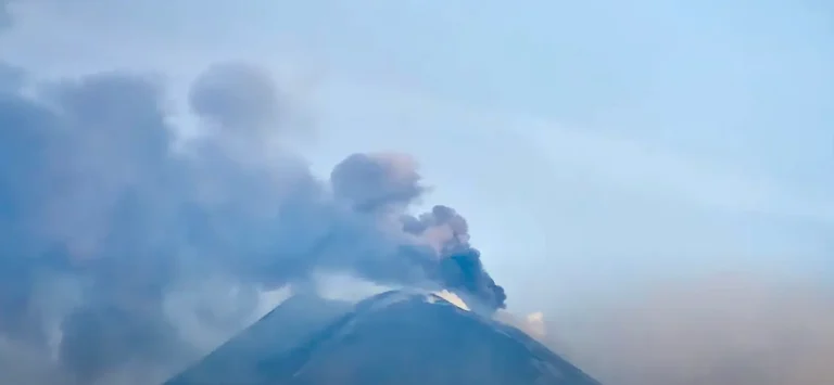 Mt. Etna’s Volcanic Exercise Grounds Flights Throughout Southern Italy