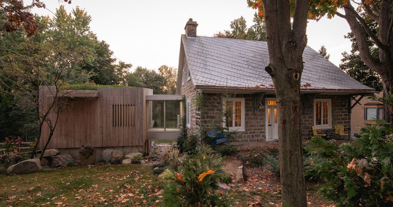 Paul Bernier hyperlinks trendy extension to Stone Residence in Chateauguay